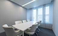Kleiner Besprechungsraum mit modernster Konferenztechnik Kleiner Besprechungsraum mit modernster Konferenztechnik